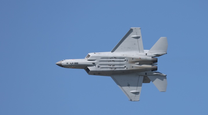 KF-21 개발 완료, 단순한 전투기 넘어선 '전략적 가치'…글로벌 방산 시장 주역으로