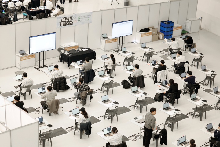 AI 인력 양성, 단순 교육 넘어 국가 경쟁력 강화와 지속 가능한 성장의 전략적 투자다