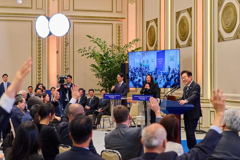 대통령 신년 기자회견, 단순 소통 넘어선 국가 전략 제시의 장